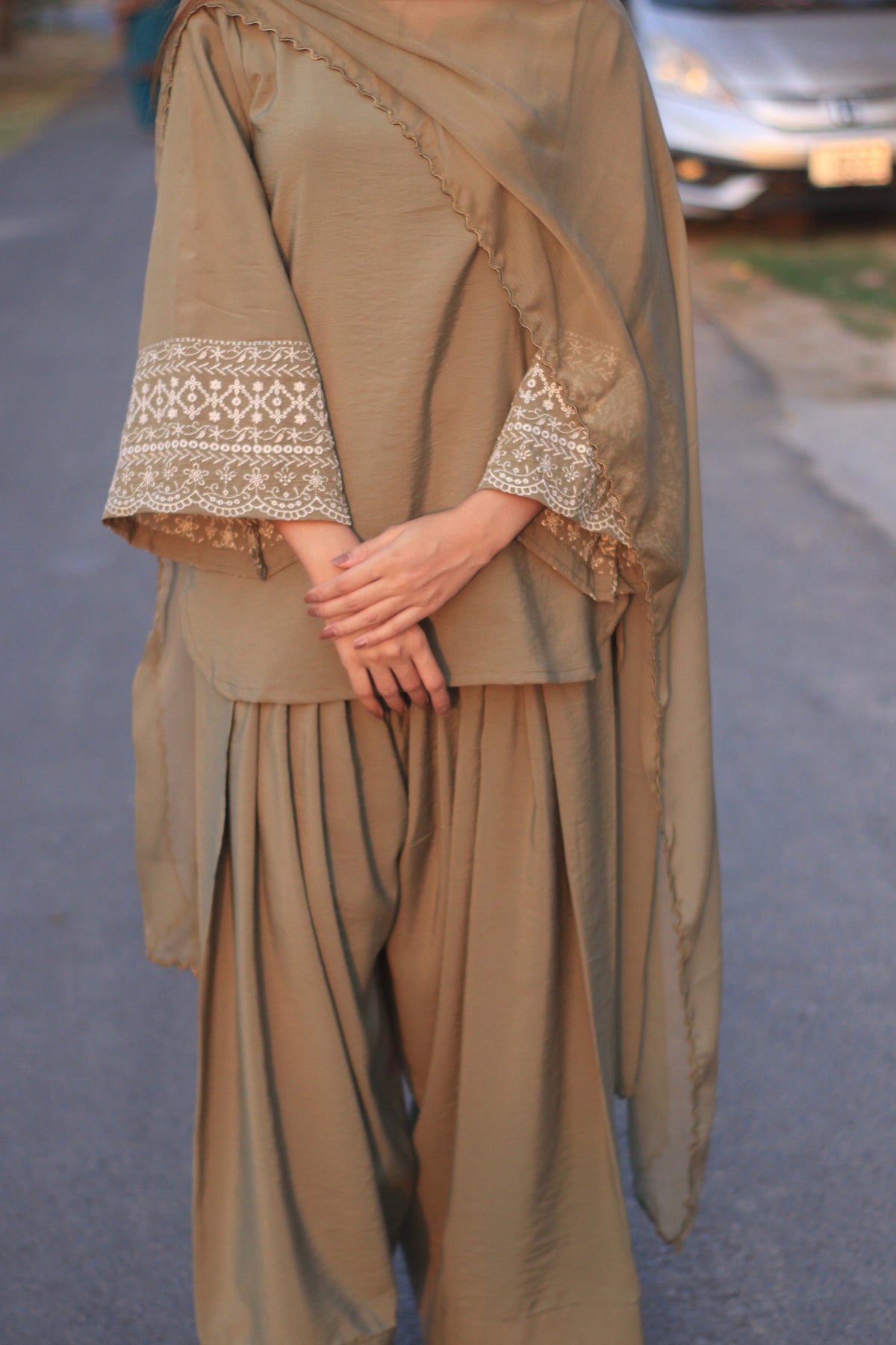 Pistachio embroidered